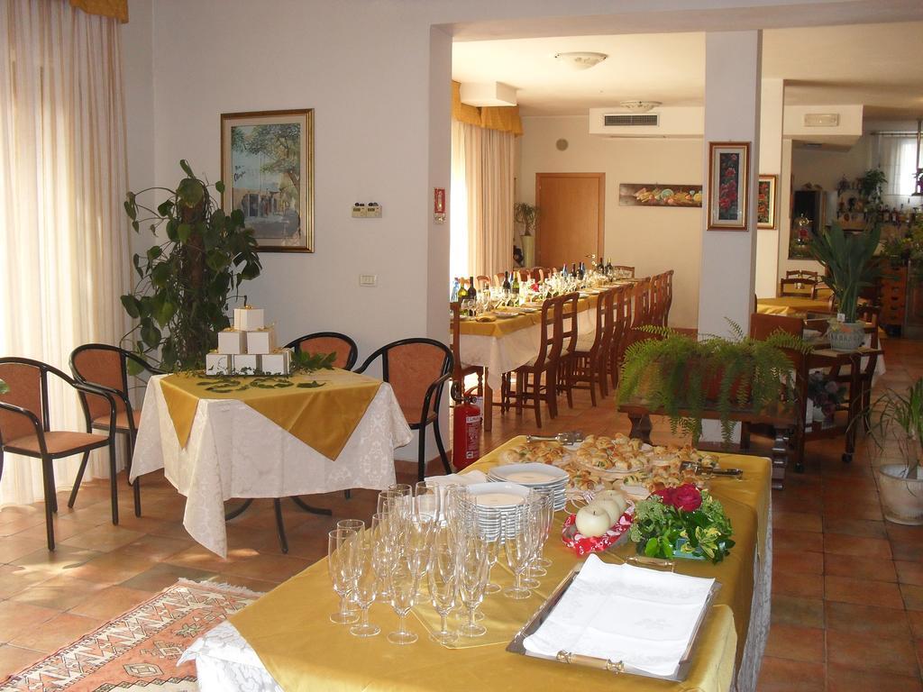Albergo Ristorante Olimpia Abbadia San Salvator Exterior foto
