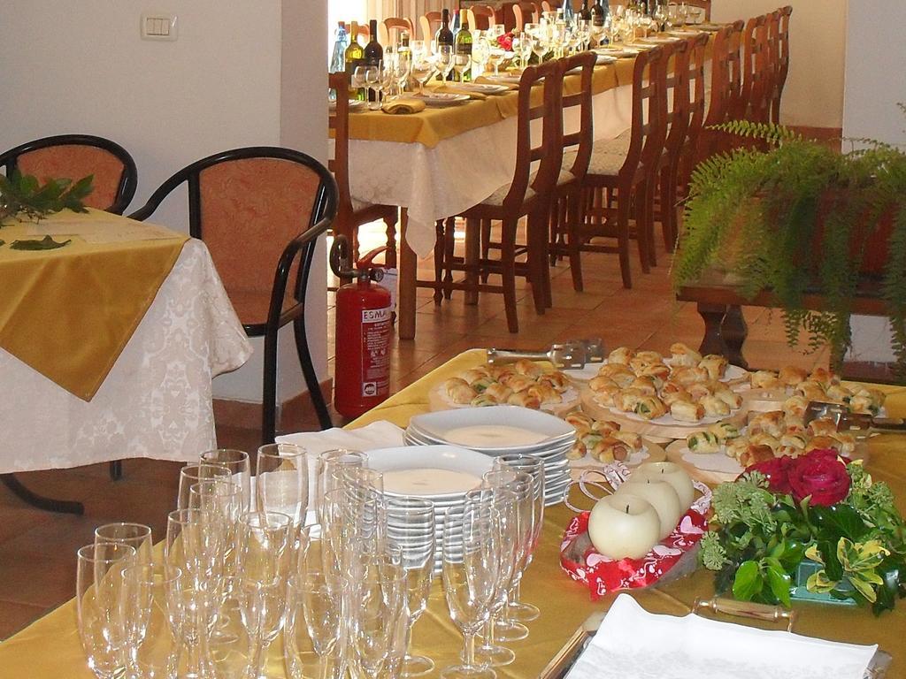 Albergo Ristorante Olimpia Abbadia San Salvator Exterior foto
